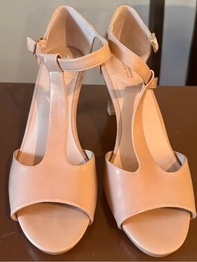 Giani Bernini Nude T-Strap Open-Toe Heels